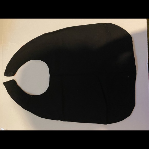 Adult Bibs NFL lisenced cotton fabric. Bibs measure 23’ long, 16 wide. - Picture 4 of 4